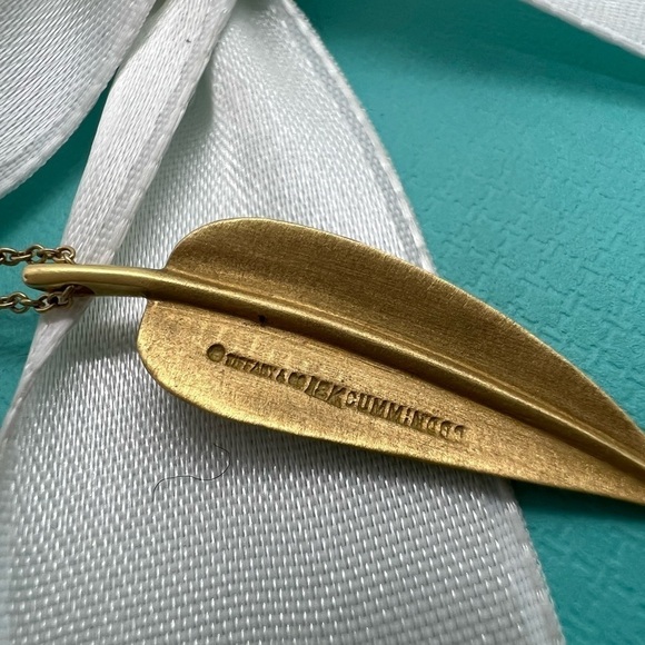 Tiffany & Co. Vintage Angela Cummings Feather Necklace 18k Yellow Gold 🪶 - Picture 5 of 9